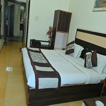 Goyal Plaza Hotel 5 Mint. Waling Distance From Pushkar Lake Bagian luar foto