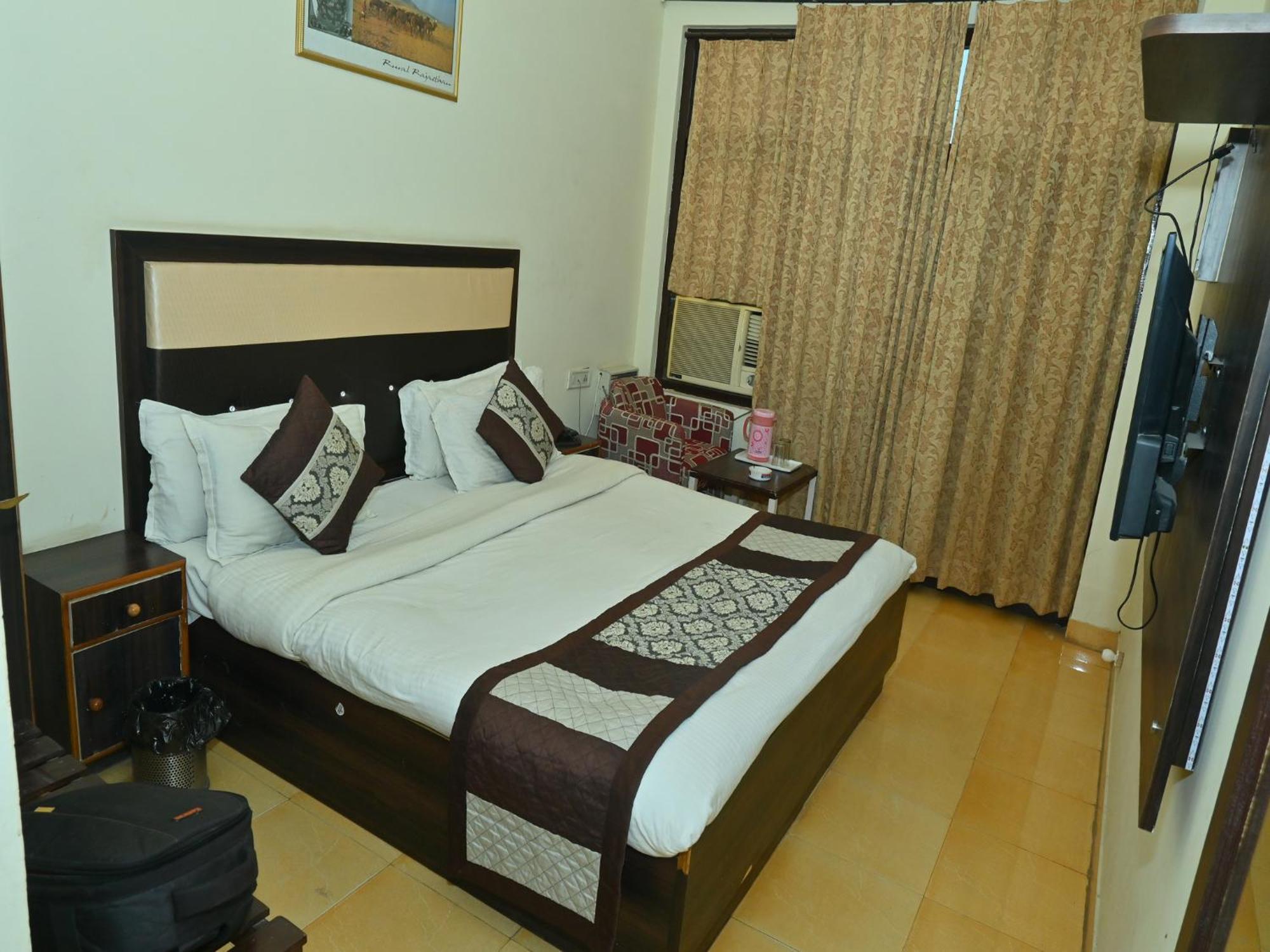 Goyal Plaza Hotel 5 Mint. Waling Distance From Pushkar Lake Bagian luar foto