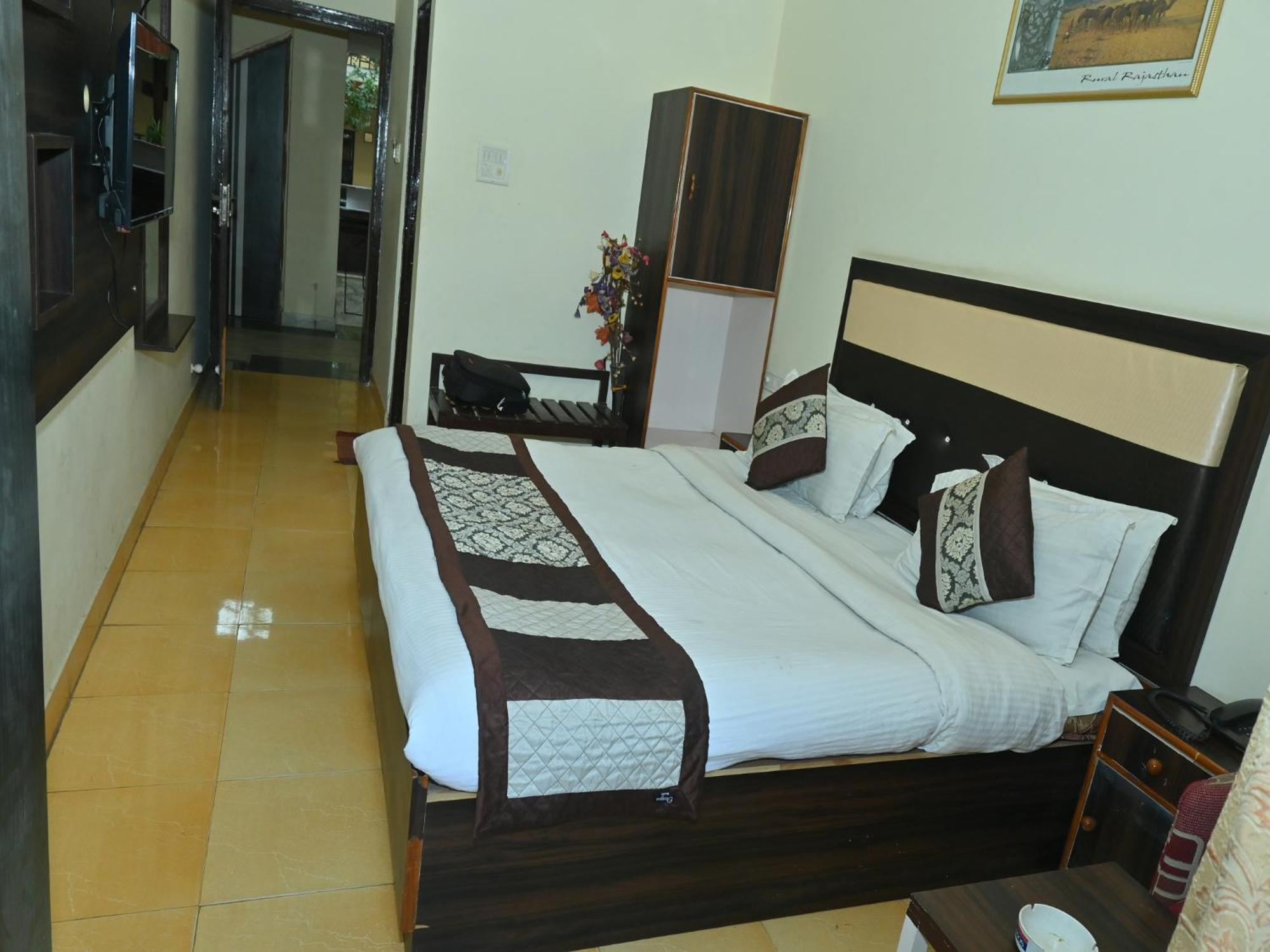 Goyal Plaza Hotel 5 Mint. Waling Distance From Pushkar Lake Bagian luar foto