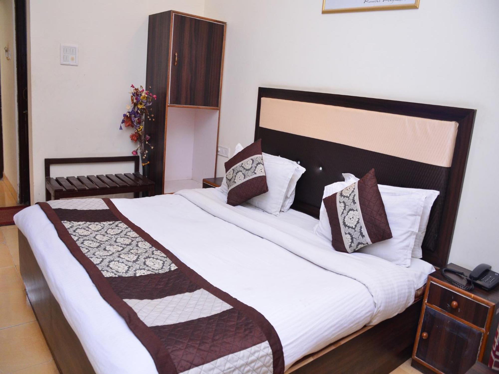 Goyal Plaza Hotel 5 Mint. Waling Distance From Pushkar Lake Bagian luar foto