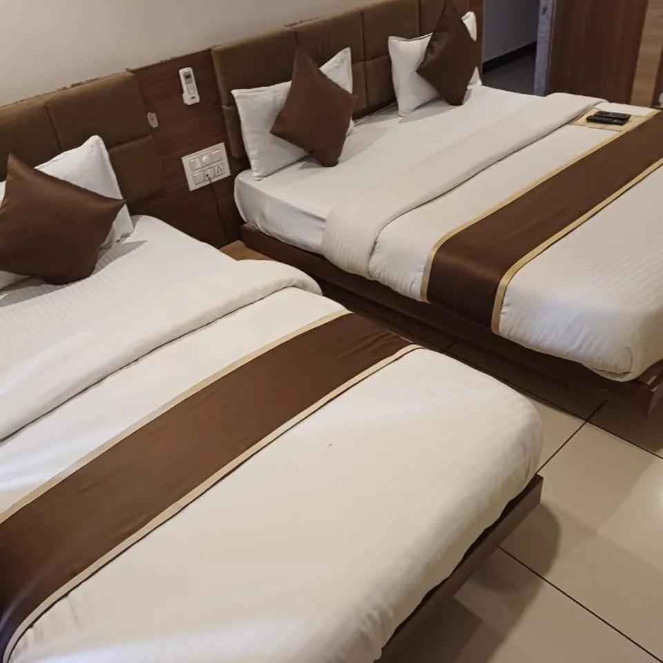 Goyal Plaza Hotel 5 Mint. Waling Distance From Pushkar Lake Bagian luar foto